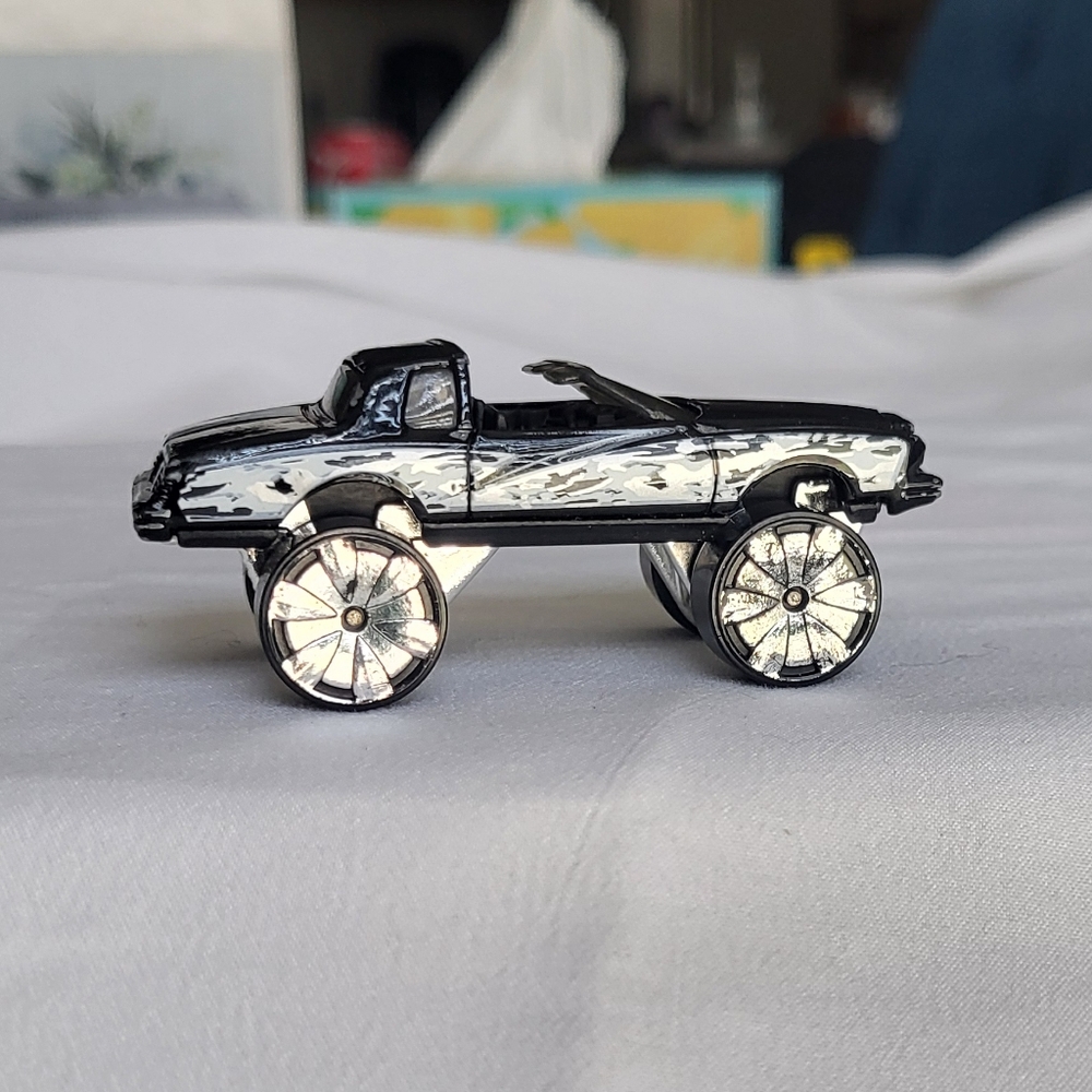 Hot Wheels Hi Rakers Montezuma Chevy Monte Carlo black lifted diecast